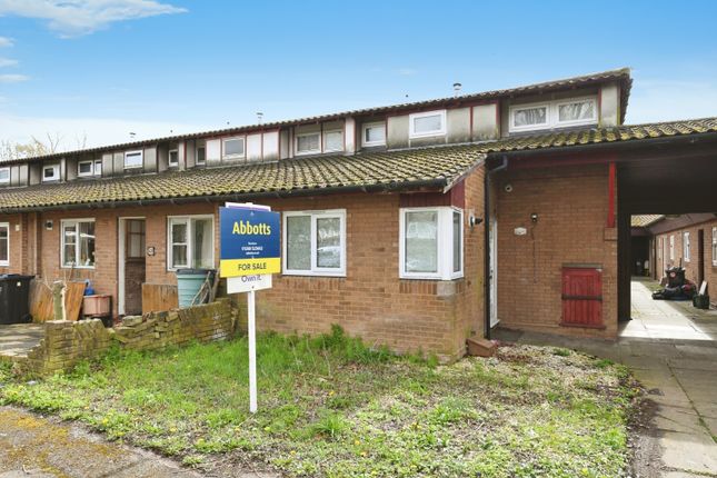 End terrace house for sale in Malyons Place, Basildon, Essex