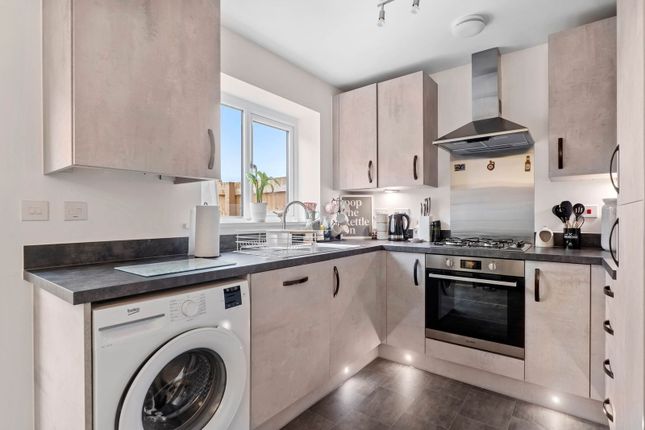 15, Knapper Grove, Worcester photo 4