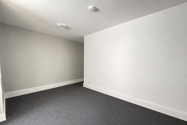 Flat 1, 24, Enys Road, Eastbourne photo 3