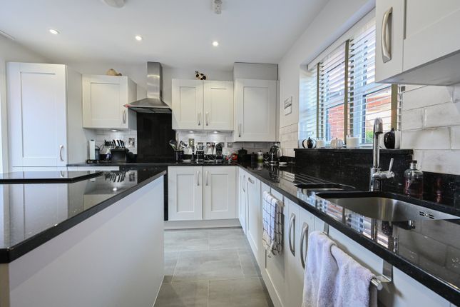 Forest Edge, Narrowleaf Drive, Ringwood photo 4