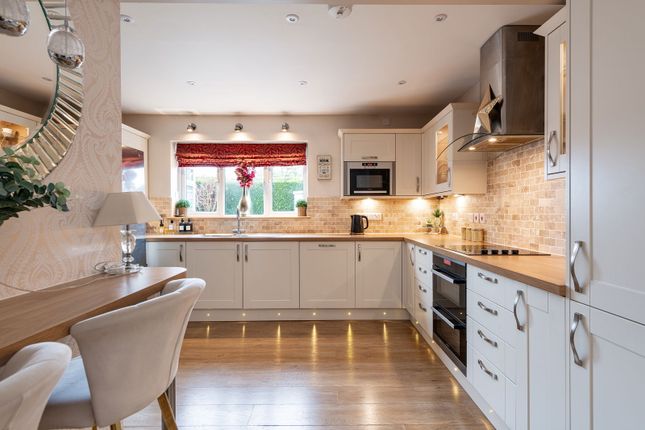 17, Adbert Drive, Maidstone photo 3