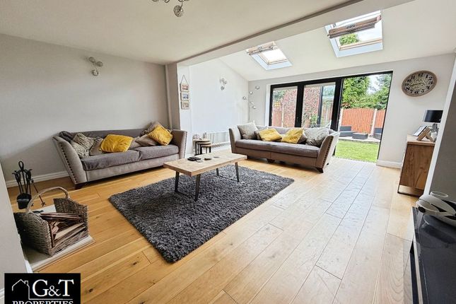 66 Barnett Lane, Stourbridge photo 3
