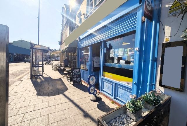 Thumbnail Retail premises for sale in Affluent Essex Town, Leigh-On-Sea
