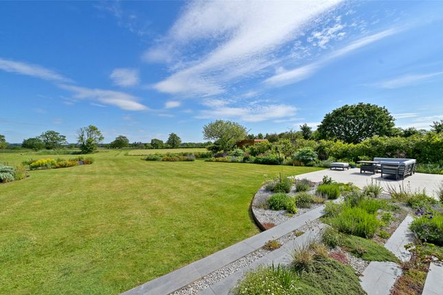 Mills Farm House,, Oakley Green Road, Windsor photo 4