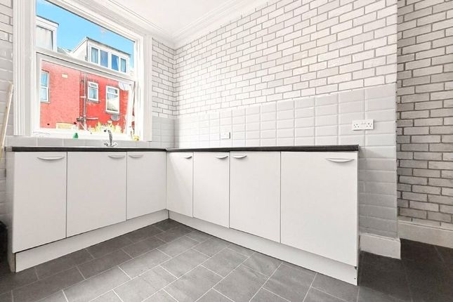 38, Nowell Crescent, West Yorkshire photo 3