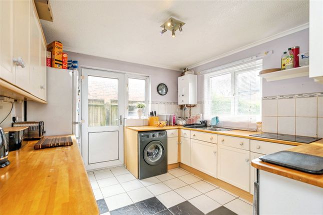 45, Barnetts Field, West Sussex photo 3