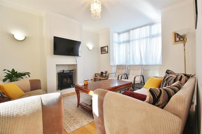 End terrace house for sale in Loring Road, Isleworth