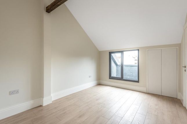 Flat to rent in Chesham, Buckinghamshire