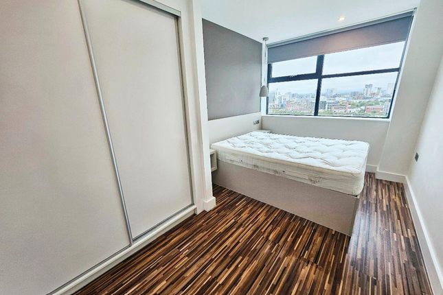 Apartment 1208, Westpoint, Manchester photo 2
