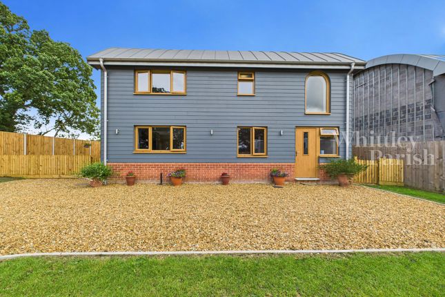 Cam04332G0-Pr0484-Still069