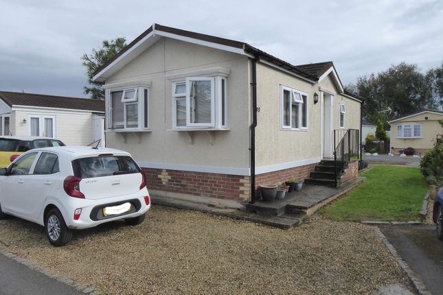Mobile/park home for sale in Thameside Court, Northmoor, Witney, Oxfordshire