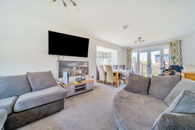 2, Tony Worth Close, Spalding photo 2