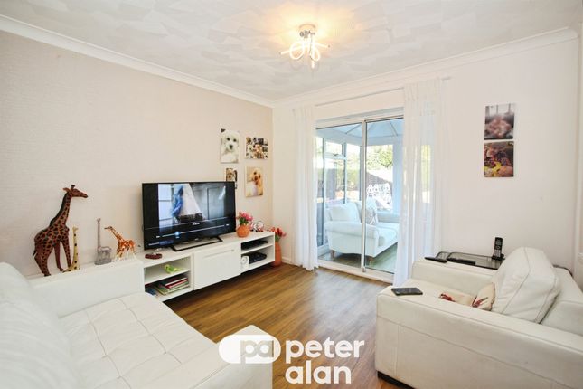 3, Aldwych Close, Cardiff photo 2