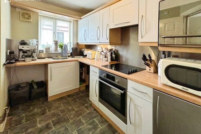 24, King Edmunds Square, Worcestershire photo 3