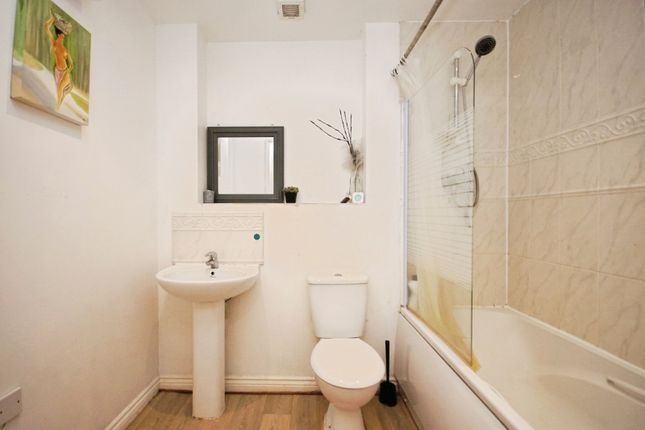 53, Snowberry Close, Bristol photo 4