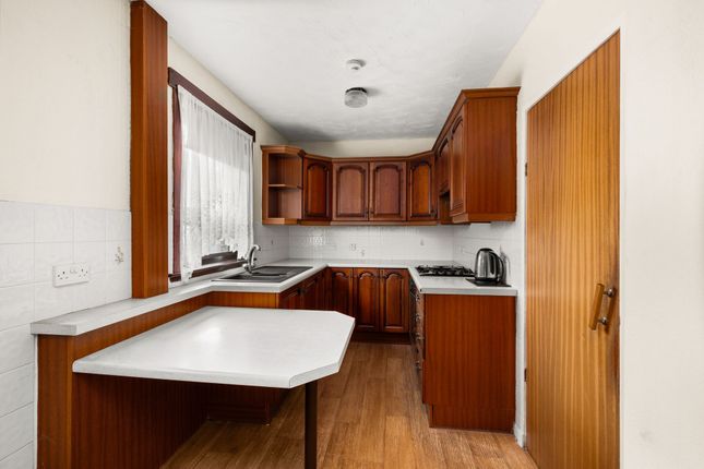 13 Balmoral Avenue, Dundee photo 3