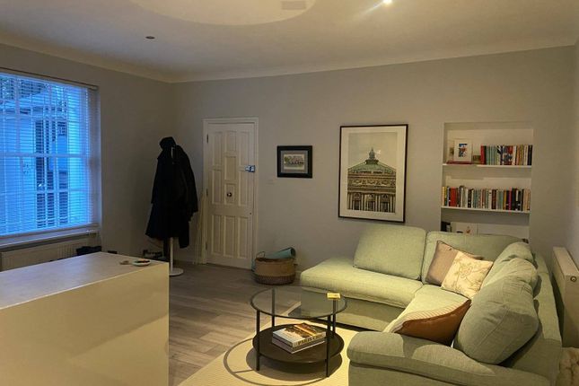 Thumbnail Flat to rent in Eccleston Suare