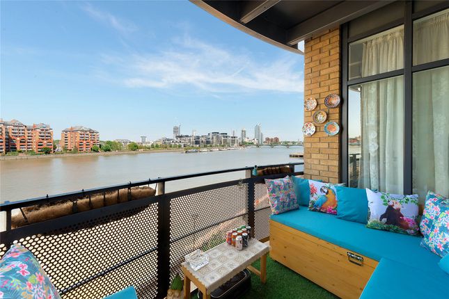 Flat for sale in Cotton Row, London
