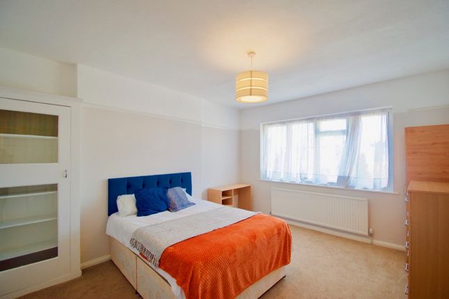 Thumbnail Room to rent in St. Dunstans Avenue, London