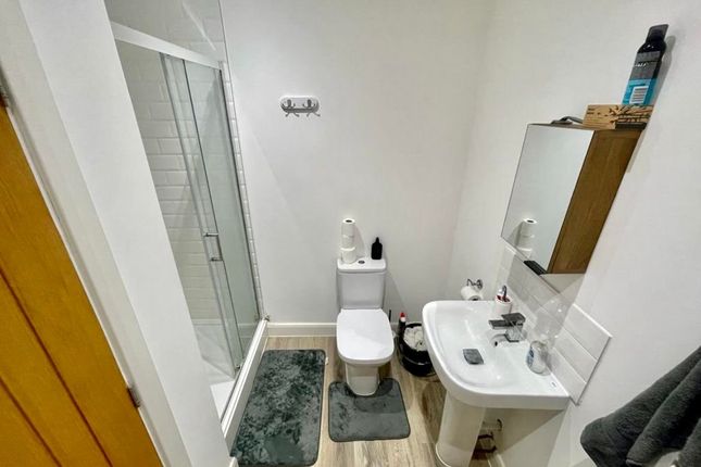 Flat 1, Fowler House, 9, Leeds Road, Ilkley photo 3