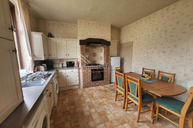 274, Lees Hall Road, Dewsbury photo 4