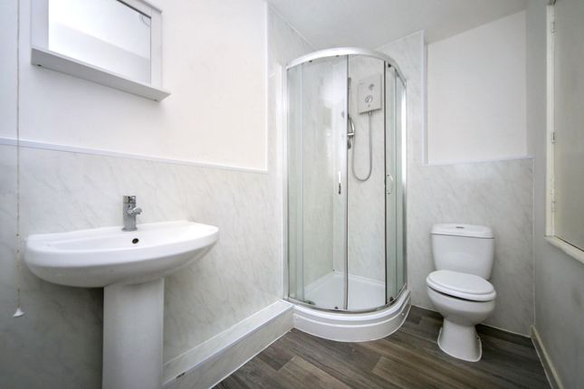 33 Whitecroft Road, Wigan photo 4
