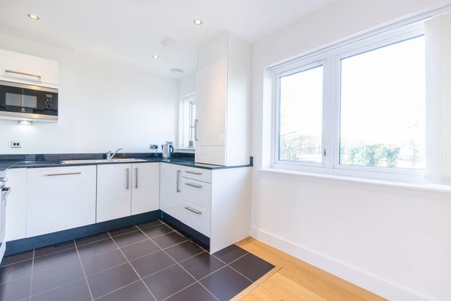 2-bed flat on Fairthorn Road, Charlton, £2,500/mo