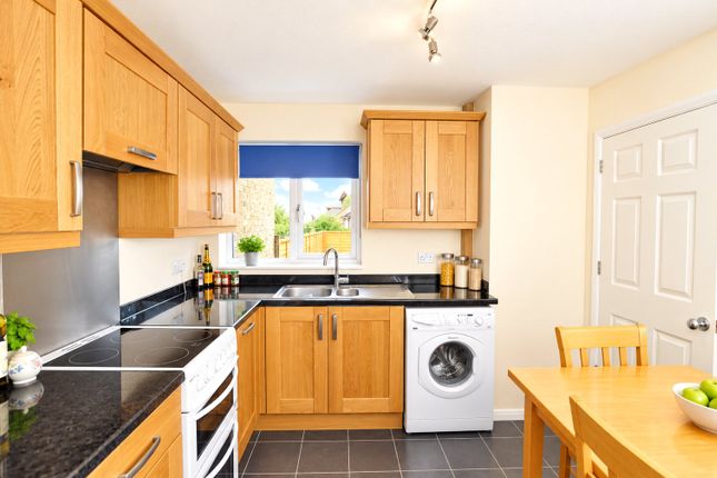 Tychbourne Drive, Guildford photo 2