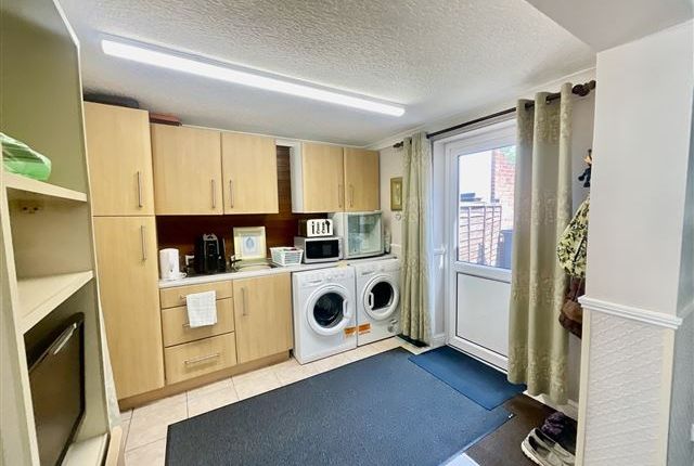 12, Aughton Road Swallownest, Sheffield photo 3