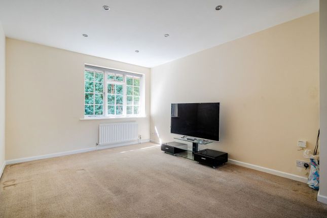 Flat 3 Parkway, Redcotts Lane, Wimborne photo 3