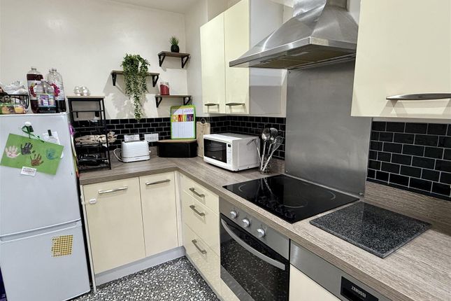 9, Clos Y Gwendraeth, Llanelli photo 4