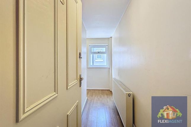 Flat 5, 79, Windsor Road Southport photo 3