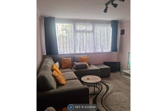 Thumbnail Room to rent in Long Green, Chigwell