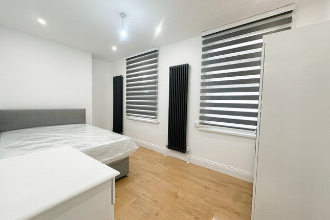 Thumbnail Flat to rent in Millers Terrace, London