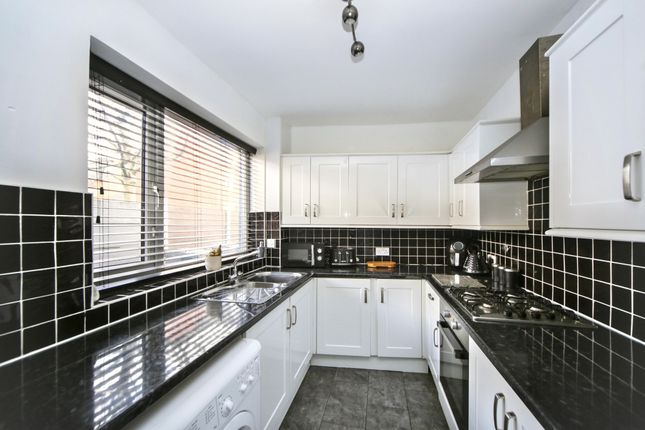 451 Warrington Road, Wigan photo 3