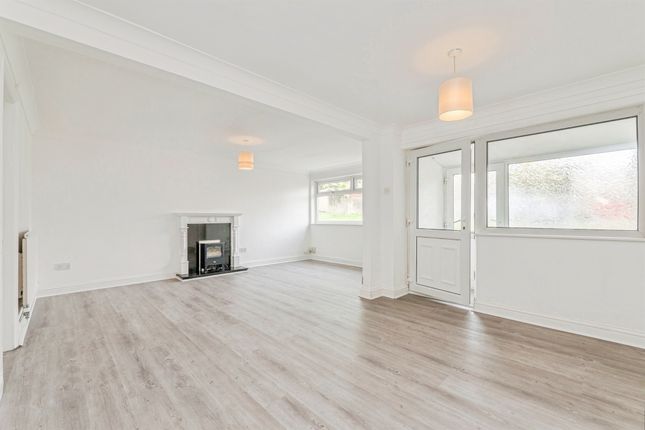 189, Chapel Wood, Cardiff photo 3
