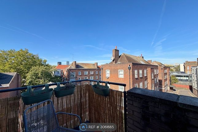 Flat, Satchwell Road, London photo 5