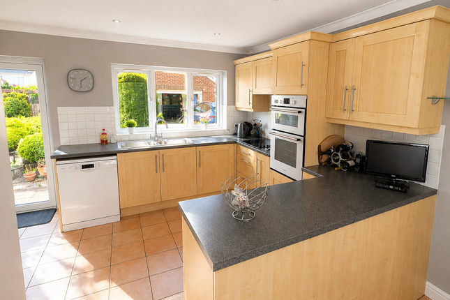 30, Shelley Avenue, Colchester photo 4