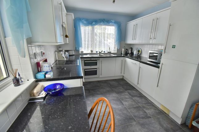 36 Wivenhoe House, Fairways, Ferndown photo 4