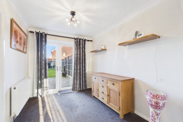 23, Convent Road, Surrey photo 4