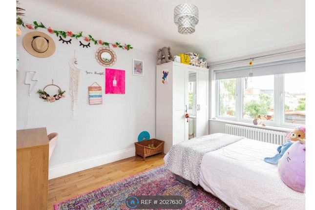 Thumbnail Room to rent in Woburn Avenue, Hornchurch