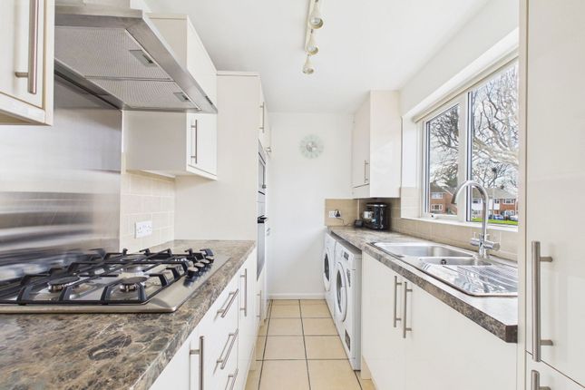 52, Collingwood Road, Horsham photo 3