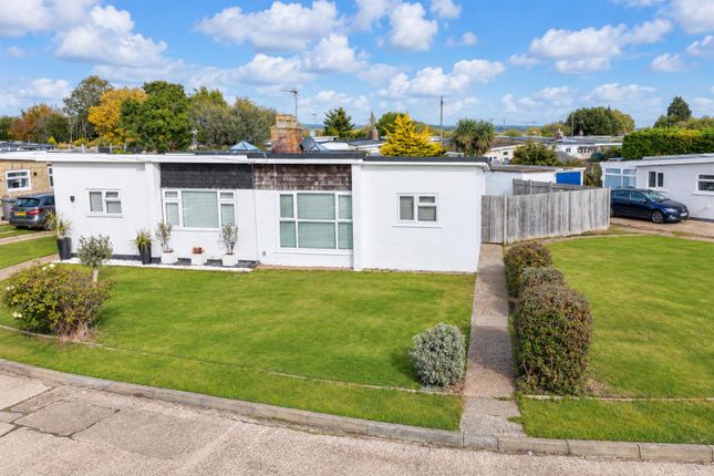 2-bed bungalow on Arundel Close, Pevensey Bay, Pevensey, £270,000