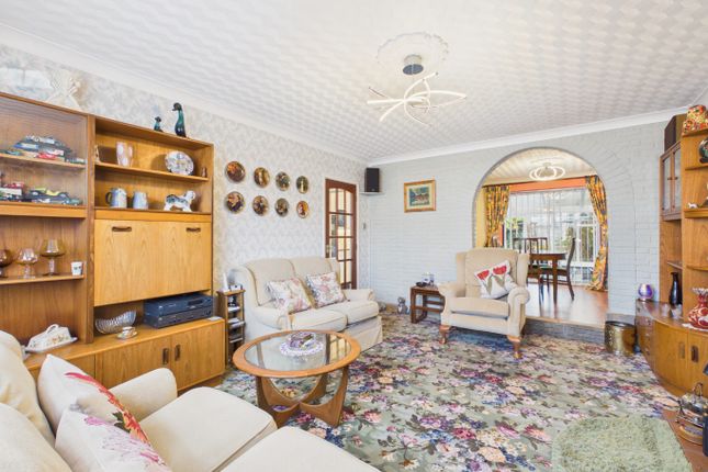 11 Holme Crescent, Cottingham, East Riding of Yorkshire photo 2