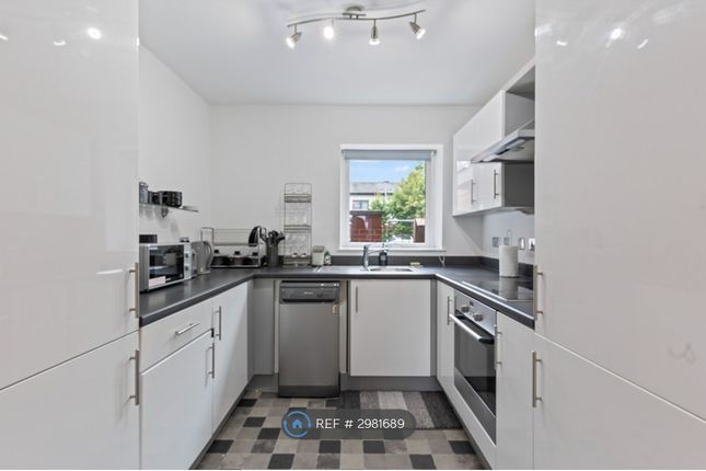 Windrush Grove, Edgbaston, Birmingham photo 3