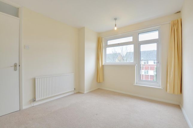 Flat to rent in Alanthus Close, Lee, London