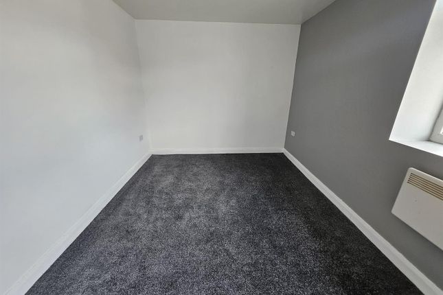 Flat B, 274 - 278 Halliwell Road, Bolton photo 4