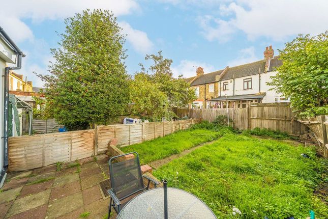 Winterbourne Road, Thornton Heath photo 4