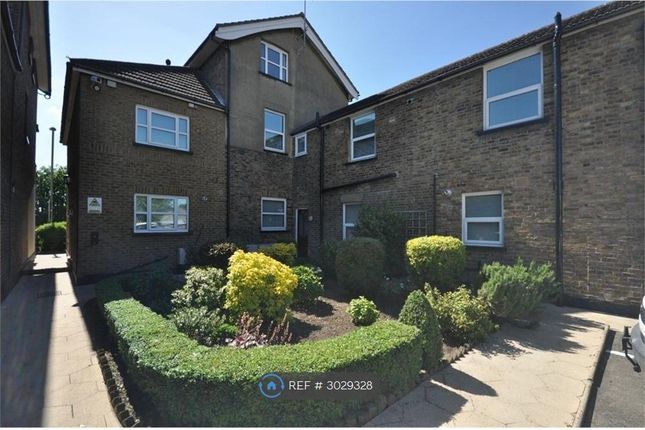 Richmond Crescent, Staines photo 5