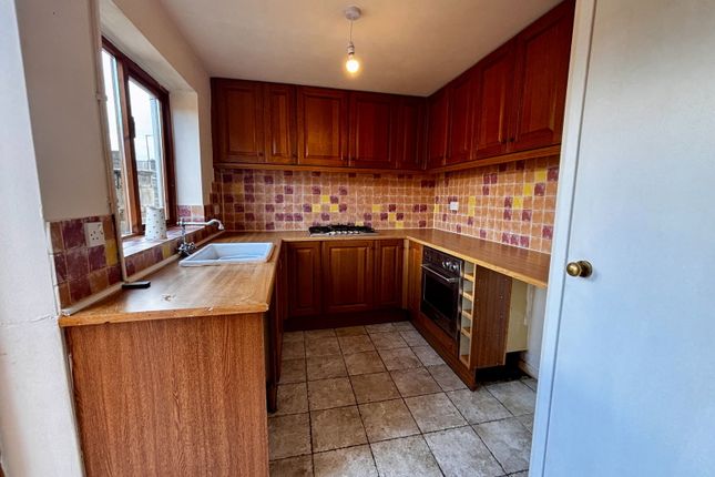 31, Queens Drive, Swadlincote photo 3